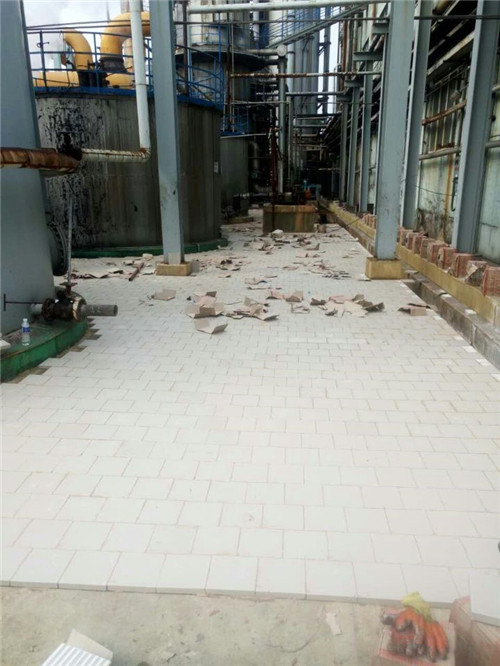 中銳化工（gōng）耐酸瓷板地麵工程